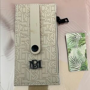 Badgley Mischka monogram White card Wallet